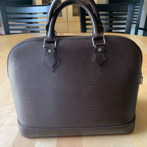 SALE! Auth LV Alma EPI brown handbag & wallet set! - Picture 2 of 16